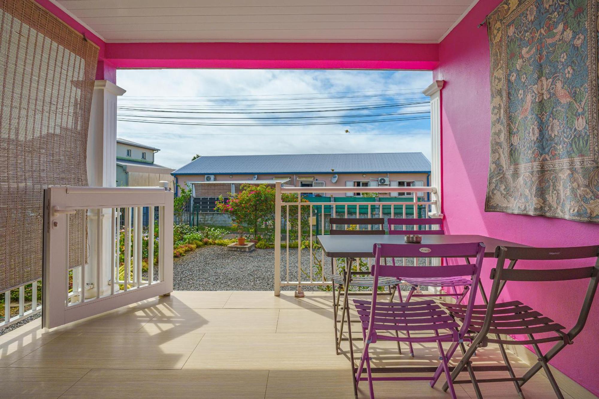 Le Tuit-Tuit - Un Nid Douillet Apartment Sainte-Suzanne Exterior foto